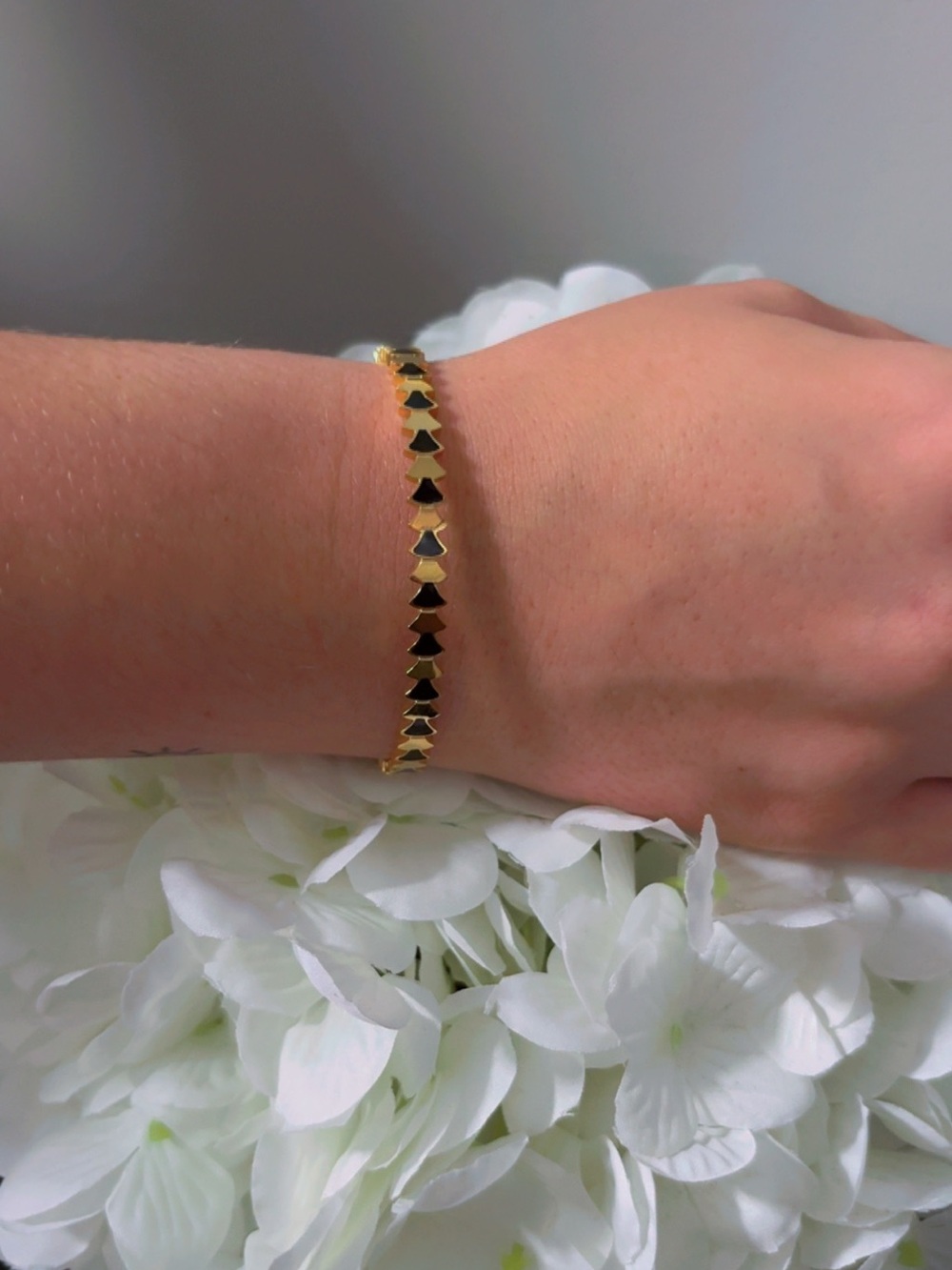 Gold Heart Link Bracelet - Women's Jewelry